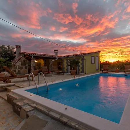 Holiday Bukovac * Pula