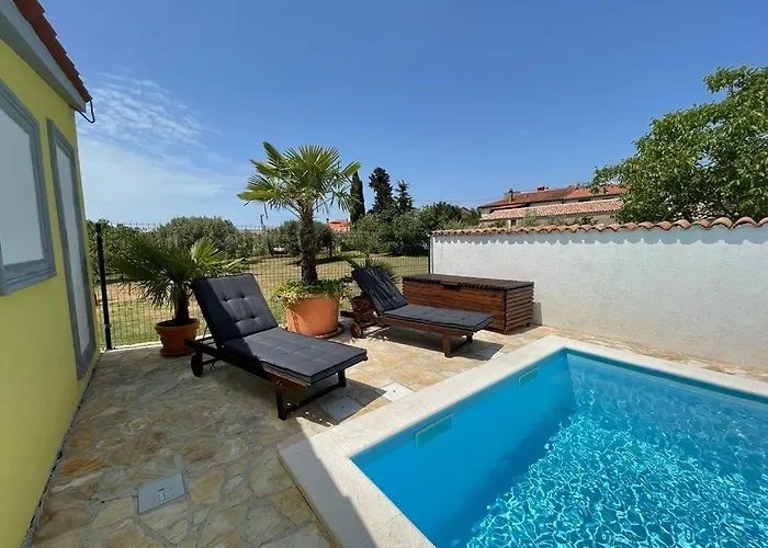 Holiday Bukovac بيت للعطل *