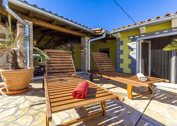 Holiday Bukovac بيت للعطل *