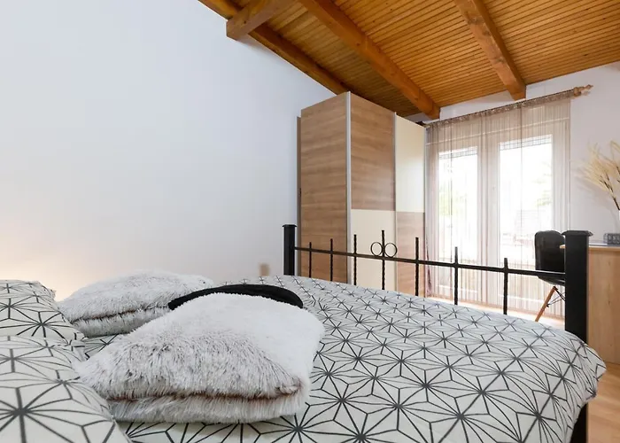 Holiday Bukovac بيت للعطل